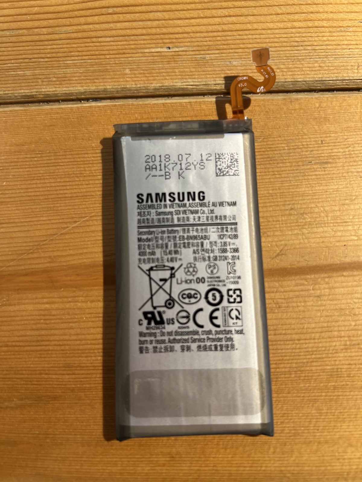 從三星 Galaxy Note 9 拆下的原廠電池，型號 EB-BN965ABU，製造日期 2018 年 7 月