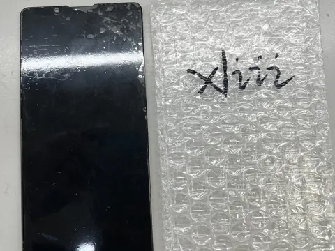 Sony Xperia 1 III 黑屏不顯示螢幕更換