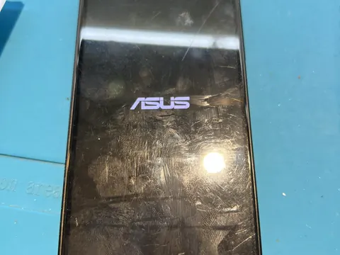ASUS ZenFone 卡在 LOGO 無法開機